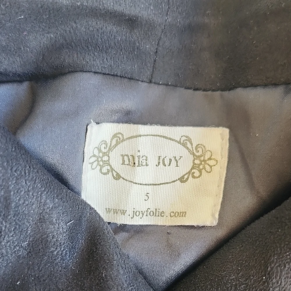 Mia Joy elegant black